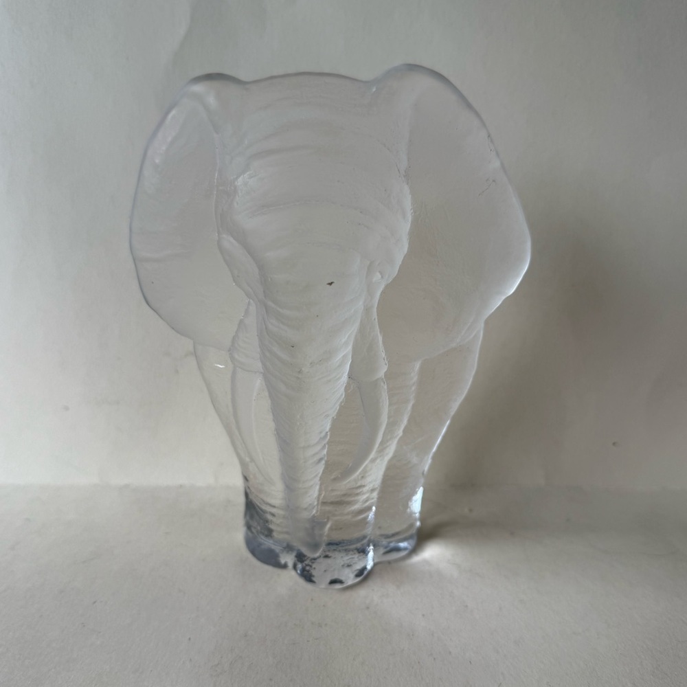 Vintage Mats Jonasson Sweden 28% Lead Crystal Elephant Art Glass Signed #0109